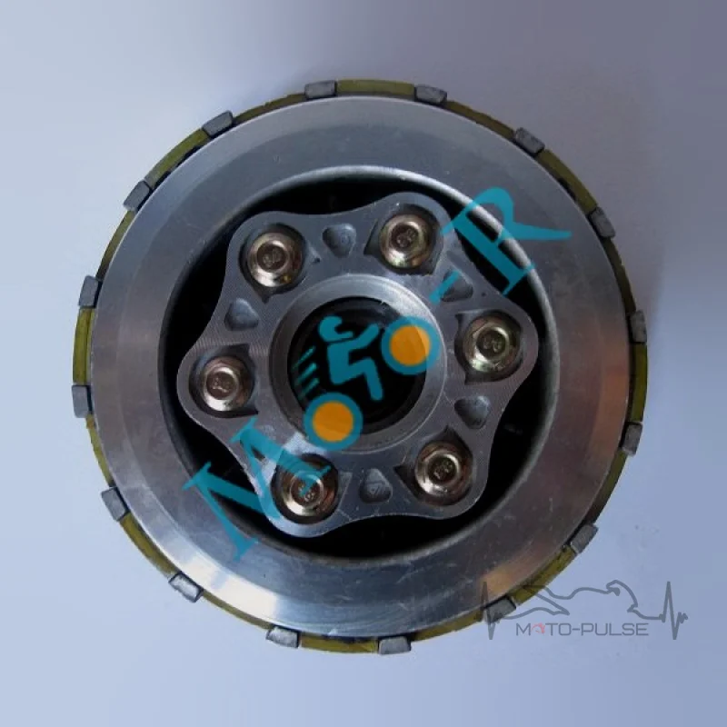 Корзина сцепления  в сборе CG150/200 (6 болтов, 6 дисков, корзина 73 зуба ) + подшипник 
