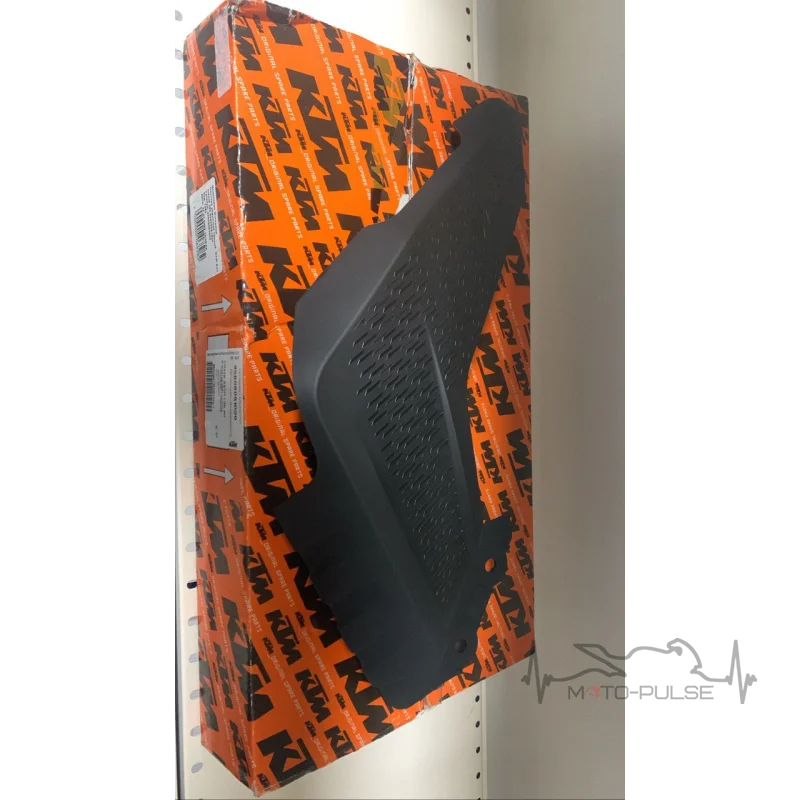 Пластик радиатора правый 95808061000 KTM Adventure 390