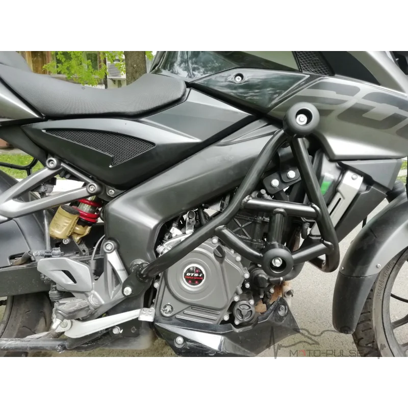 Дуги захистні з крашпедом Bajaj NS200